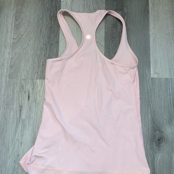 Light pink lululemon tight running tank size 4 - Picture 2 of 2